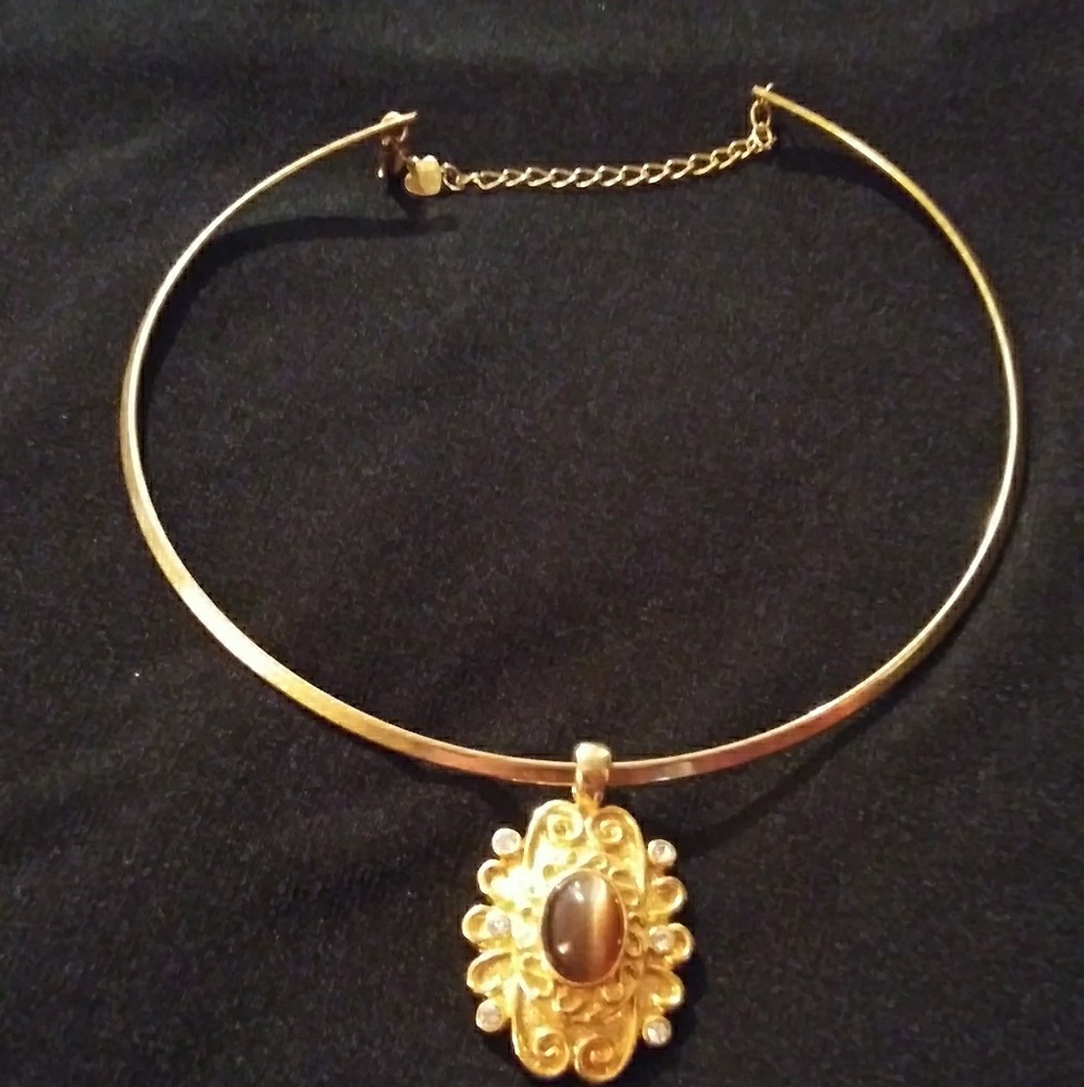 Lady's fashion chocker